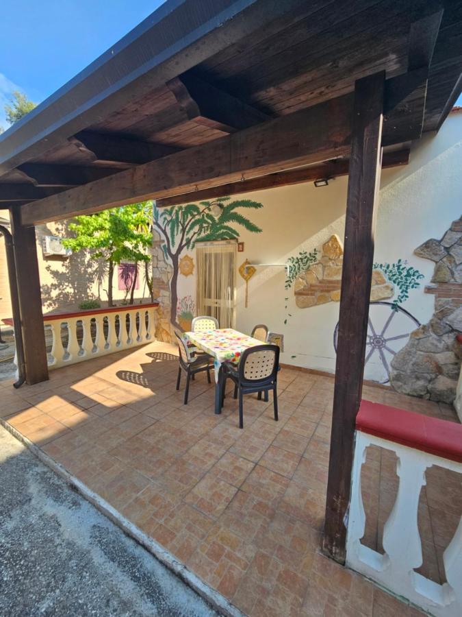 Casa Vacanze Leonardo Пескичи Экстерьер фото